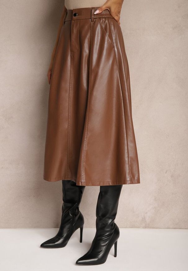 Renee - Brązowa Rozkloszowana Spódnica z Imitacji Skóry High Waist Evirenas. Stan: podwyższony. Kolor: brązowy. Materiał: skóra. Sezon: zima