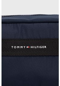 TOMMY HILFIGER - Tommy Hilfiger kosmetyczka kolor granatowy. Kolor: niebieski #3