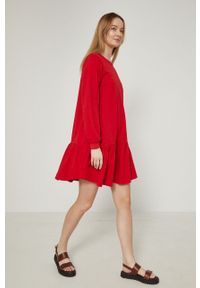 medicine - Medicine sukienka bawełniana kolor czerwony mini oversize. Kolor: czerwony. Materiał: bawełna. Długość rękawa: długi rękaw. Typ sukienki: oversize. Długość: mini #4