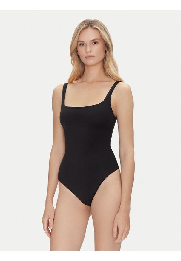 Guess Body O4BM16 KCDE0 Czarny Slim Fit. Kolor: czarny. Materiał: syntetyk