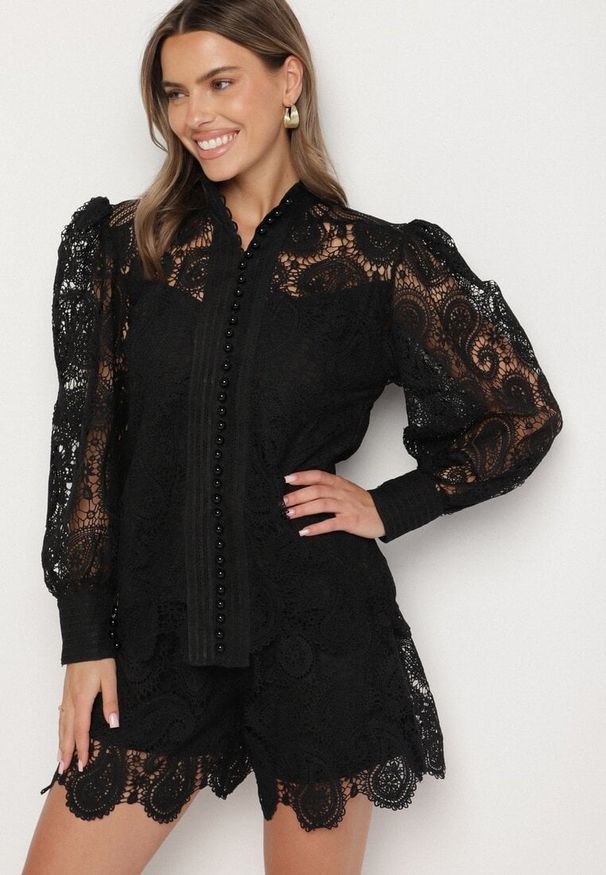 Born2be - Czarny Komplet z Bawełną Koszula i Szorty Ozdobione Ażurowym Wzorem Zeralea. Kolor: czarny. Materiał: bawełna. Wzór: ażurowy, aplikacja