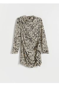Reserved - Wzorzysta sukienka z drapowaniem - beżowy. Kolor: beżowy. Materiał: wiskoza #1