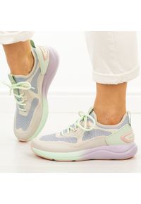 Sportowe Wt buty damskie McArthur Ma256w. Okazja: na co dzień, na spacer. Zapięcie: sznurówki. Kolor: beżowy. Materiał: tkanina, skóra. Szerokość cholewki: normalna. Sezon: wiosna, lato. Sport: turystyka piesza #1