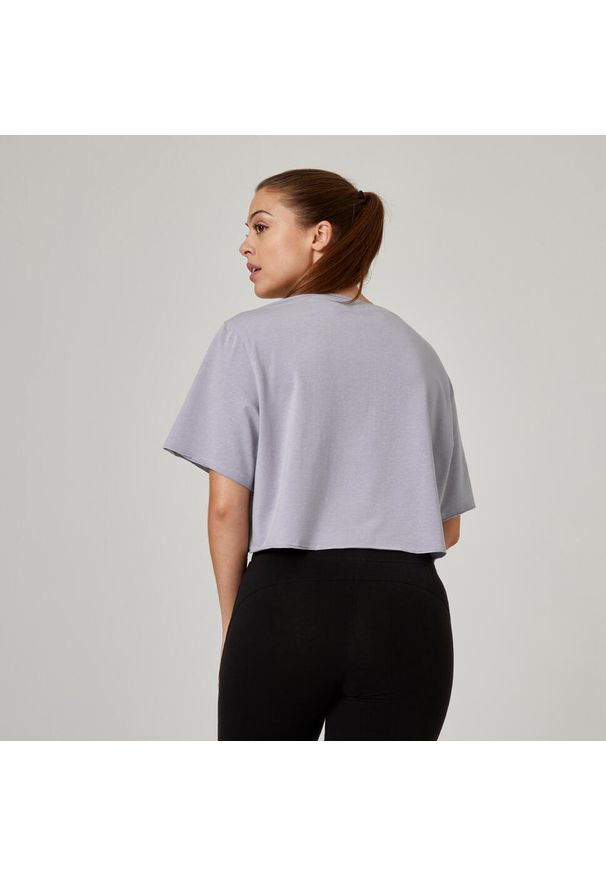 DOMYOS - Koszulka z krótkim rękawem damska Domyos Gym & Pilates 520 Crop Top. Kolor: fioletowy. Materiał: materiał, bawełna, lyocell, elastan. Długość rękawa: krótki rękaw. Długość: krótkie. Sport: joga i pilates