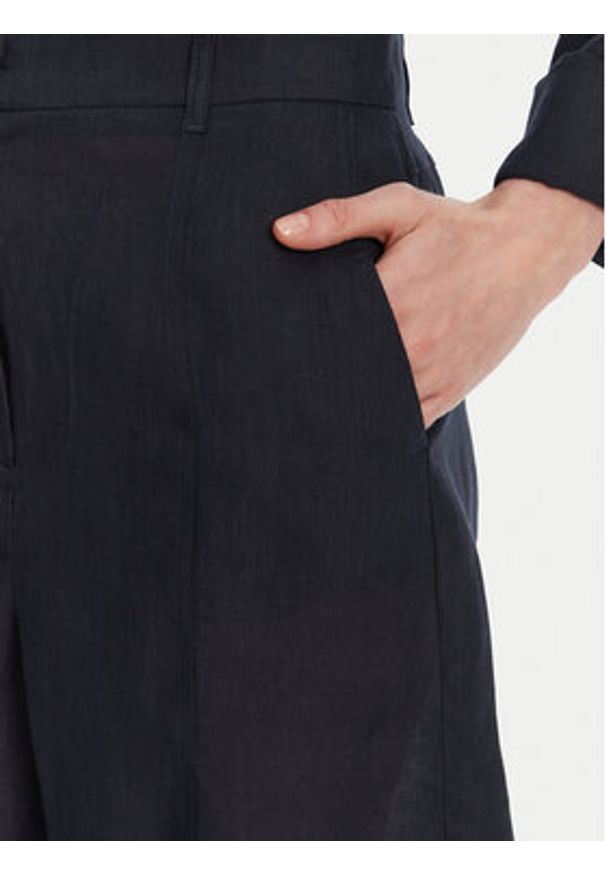 Marella Bermudy Pireo 2513141044 Granatowy Relaxed Fit. Kolor: niebieski. Materiał: len
