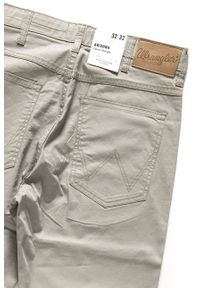 Wrangler - WRANGLER SPODNIE MĘSKIE ARIZONA VINTAGE KHAKI W12OOO334 112126407. Kolor: brązowy. Materiał: materiał. Styl: vintage