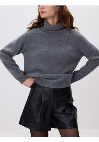 Reserved - Wełniany sweter z golfem - szary. Typ kołnierza: golf. Kolor: szary. Materiał: wełna #1