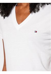 TOMMY HILFIGER - Tommy Hilfiger T-Shirt Heritage V-Neck Tee WW0WW24969 Biały Regular Fit. Kolor: biały. Materiał: bawełna