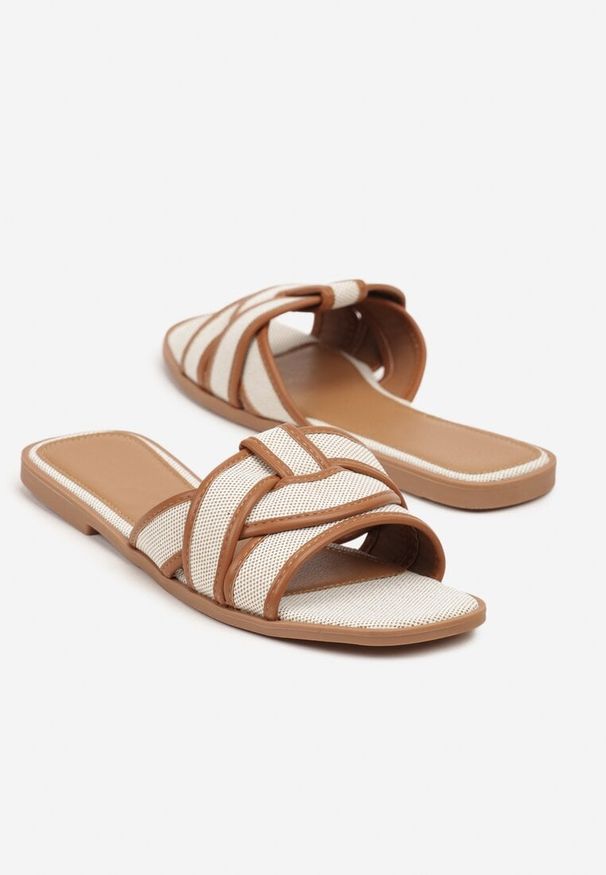 Renee - Brązowo-Beżowe Klapki z Ozdobnymi Paskami Silferia. Okazja: na co dzień. Kolor: brązowy. Materiał: jeans. Wzór: paski. Sezon: lato. Obcas: na obcasie. Styl: casual. Wysokość obcasa: niski