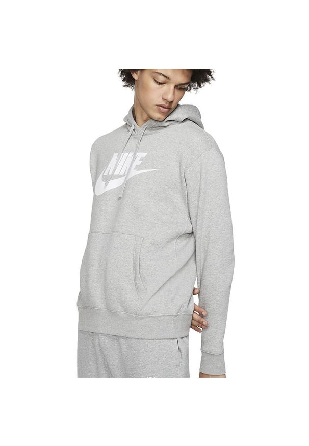 Bluza Nike Sportswear Club BV2973-063 - szara. Kolor: szary. Materiał: bawełna, poliester. Wzór: aplikacja. Styl: klasyczny