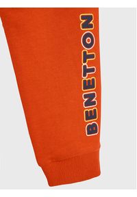 United Colors of Benetton - United Colors Of Benetton Spodnie dresowe 3BC1GF01P Czerwony Regular Fit. Kolor: czerwony. Materiał: bawełna, dresówka #3