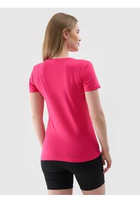 4f - T-shirt slim z nadrukiem damski - różowy. Okazja: na co dzień. Kolor: różowy. Materiał: jersey, materiał, dzianina. Wzór: nadruk. Styl: casual, sportowy, klasyczny
