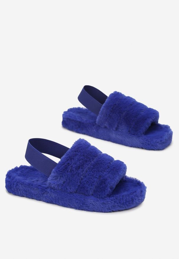 Born2be - Granatowe Kapcie Pikowane z Pluszowego Futerka Shorano. Zapięcie: pasek. Kolor: niebieski. Materiał: futro. Wzór: aplikacja. Styl: elegancki