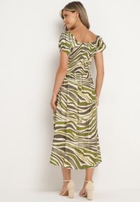 Born2be - Ciemnozielona Rozkloszowana Sukienka z Wiskozą i Bawełną Wykończona Gumką na Plecach Dimillia. Okazja: na co dzień. Kolor: zielony. Materiał: bawełna, wiskoza. Sezon: lato. Styl: casual, elegancki #2