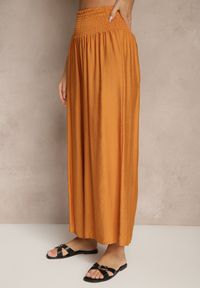 Renee - Pomarańczowe Spodnie z Wiskozą o Szerokim Kroju High Waist Orrana. Okazja: na co dzień. Stan: podwyższony. Kolor: pomarańczowy. Materiał: wiskoza. Styl: elegancki, casual #4