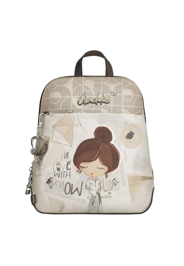Plecak damski Anekke, z dekoracyjnym nadrukiem i metalowym logo zapinany na zamek z wygodną rączką regulowanymi szelkami oraz ozdobnym brelokiem, beż. Kolor: beżowy. Wzór: nadruk. Styl: casual, elegancki, klasyczny