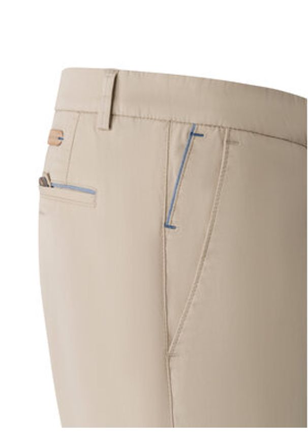 Bugatti Chinosy 4890-76301C Beżowy Slim Fit. Kolor: beżowy. Materiał: bawełna