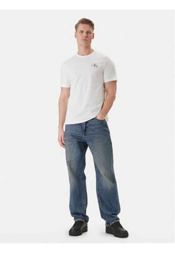 Calvin Klein Jeans T-Shirt LV04RF278G Biały Regular Fit. Kolor: biały. Materiał: bawełna