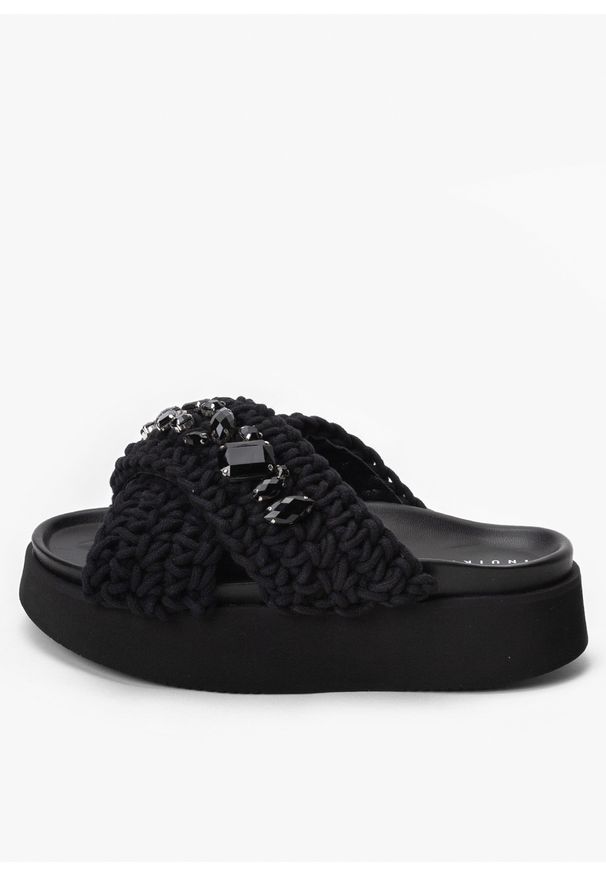 Inuikii - Klapki damskie INUIKII WOVEN STONES PLATFORM. Okazja: na co dzień, do pracy, na spacer. Kolor: czarny. Obcas: na platformie. Styl: casual