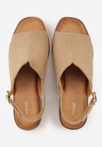 Renee - Ciemnobeżowe Sandały VICES na Słupku i Platformie Stylizowanych na Drewniane Lobenti. Zapięcie: sprzączka. Kolor: beżowy. Materiał: jeans. Sezon: lato. Obcas: na platformie #5