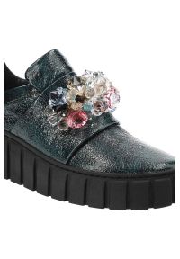 DAMISS - Zielone Półbuty Damiss Wygodne Skórzane Buty Damskie. Okazja: na co dzień. Zapięcie: bez zapięcia. Kolor: zielony. Materiał: skóra. Szerokość cholewki: normalna. Obcas: na obcasie. Styl: casual, elegancki. Wysokość obcasa: średni #5