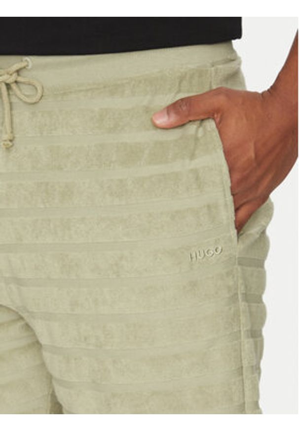 Hugo - HUGO Szorty sportowe Dutowel 50535289 Zielony Relaxed Fit. Kolor: zielony. Materiał: bawełna. Styl: sportowy