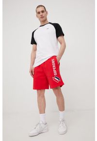 Superdry szorty bawełniane męskie kolor czerwony. Kolor: czerwony. Materiał: bawełna. Wzór: aplikacja #2