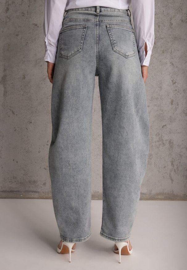 Renee - Jasnoniebieskie Jeansy z Bawełny Barrel Leg High Waist Vezorea. Okazja: na co dzień. Stan: podwyższony. Kolor: niebieski. Sezon: lato. Styl: casual