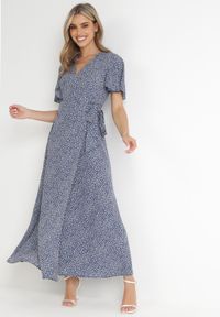 Born2be - Granatowa Sukienka Theminophe. Okazja: na co dzień. Kolor: niebieski. Materiał: wiskoza, materiał, tkanina. Wzór: kropki. Typ sukienki: rozkloszowane, kopertowe, proste. Styl: casual. Długość: maxi #2
