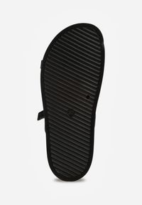 Born2be - Czarne Klapki z Dwoma Paskami i Klamrami Cevinra. Okazja: na co dzień. Kolor: czarny. Sezon: lato. Styl: casual, elegancki #3