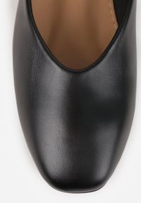 Born2be - Czarne Płaskie Balerinki Mary Jane z Kwadratowym Noskiem Saroma. Okazja: na co dzień. Zapięcie: pasek. Kolor: czarny. Materiał: jeans. Styl: casual, klasyczny, elegancki #9