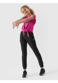 4F JUNIOR - Spodnie sportowe joggery dziewczęce. Kolor: czarny. Materiał: dzianina