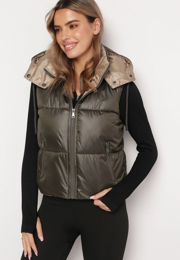 Born2be - Ciemnozielona Pikowana Kamizelka z Odpinanym Kapturem Winncea. Okazja: na co dzień. Kolor: zielony. Materiał: jeans. Styl: casual