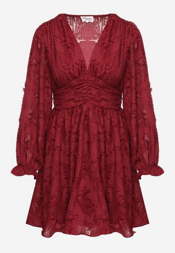 Born2be - Bordowa Rozkloszowana Sukienka Koronkowa z Gumką w Pasie Semittes. Okazja: na randkę, na co dzień. Typ kołnierza: dekolt w serek. Kolor: czerwony. Materiał: koronka. Długość rękawa: długi rękaw. Wzór: aplikacja. Typ sukienki: rozkloszowane. Styl: klasyczny, casual, elegancki