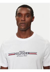 TOMMY HILFIGER - Tommy Hilfiger T-Shirt MW0MW36480 Biały Regular Fit. Kolor: biały. Materiał: bawełna #2