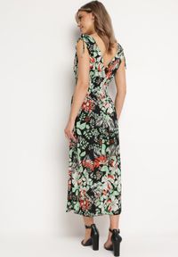Born2be - Czarno-Zielona Sukienka z Kopertowym Dekoltem w Kwiaty z Gumką w Pasie Fionessa. Okazja: na co dzień. Typ kołnierza: dekolt kopertowy. Kolor: czarny. Wzór: kwiaty. Typ sukienki: kopertowe. Styl: klasyczny, casual, elegancki #6