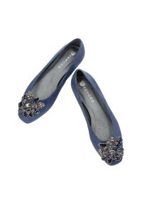 Granatowe Eleganckie Półbuty Armodo Wygodne Wsuwane Obuwie Damskie. Okazja: na co dzień, na spotkanie biznesowe. Zapięcie: bez zapięcia. Kolor: niebieski. Szerokość cholewki: normalna. Wzór: aplikacja. Materiał: zamsz. Obcas: na obcasie. Styl: elegancki. Wysokość obcasa: średni #3