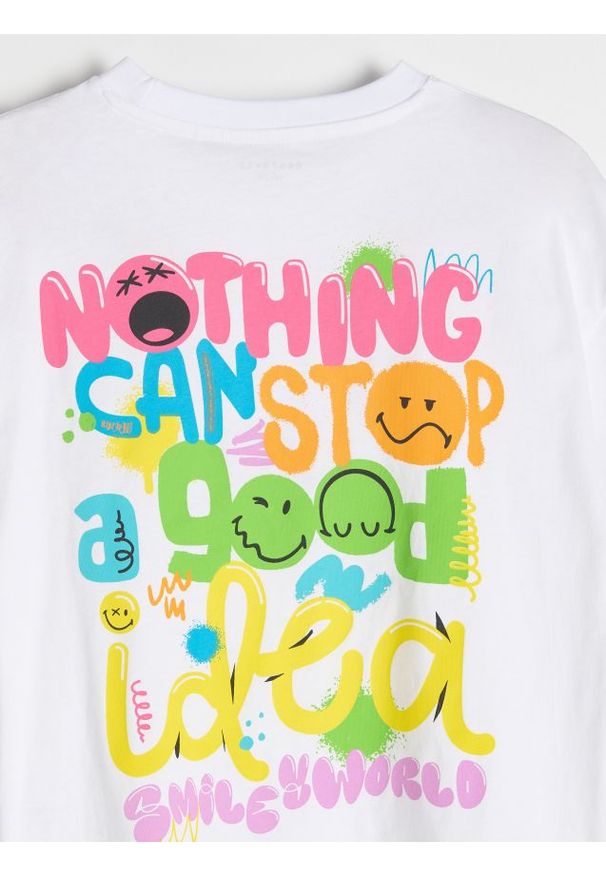 Reserved - T-shirt oversize SmileyWorld® - złamana biel. Materiał: bawełna, dzianina