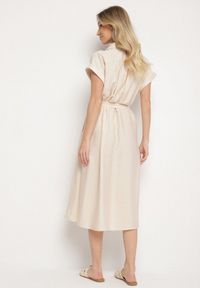 Born2be - Beżowa Wiskozowa Sukienka Koszulowa z Paskiem Rinaruna. Okazja: na co dzień. Kolor: beżowy. Materiał: wiskoza. Typ sukienki: koszulowe. Styl: elegancki, casual #2