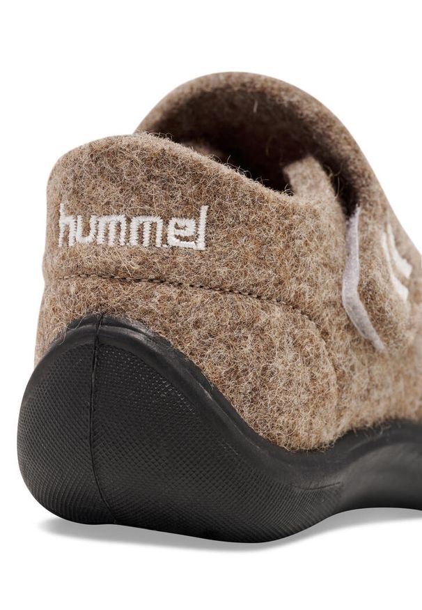 Buty do chodzenia dla dzieci Hummel wool slipper. Kolor: beżowy. Sport: turystyka piesza