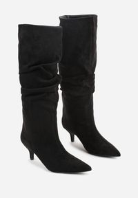 Born2be - Czarne Marszczone Kozaki na Obcasie Typu Kaczuszka Alevitte. Okazja: na co dzień. Zapięcie: bez zapięcia. Kolor: czarny. Materiał: jeans. Obcas: na obcasie. Styl: klasyczny, casual, elegancki. Wysokość obcasa: średni #5