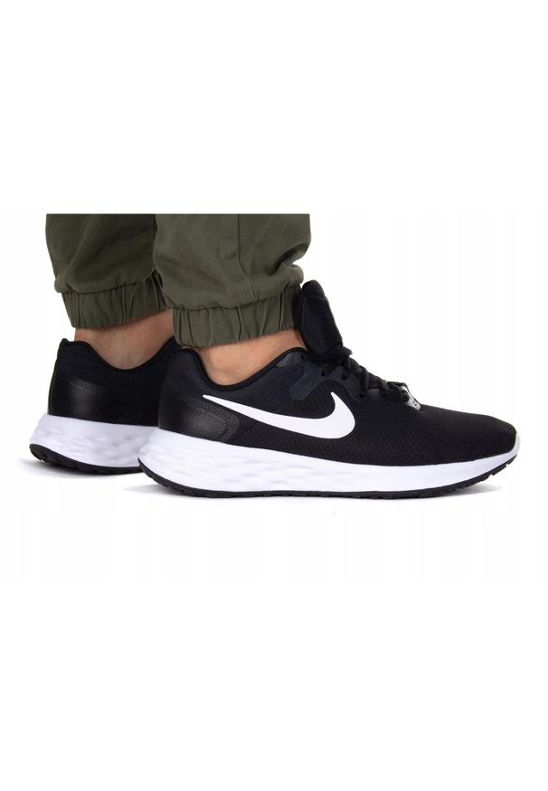 Buty do chodzenia męskie Nike Revolution 6 NN 4E. Kolor: czarny. Materiał: materiał, syntetyk, tkanina. Model: Nike Revolution. Sport: turystyka piesza