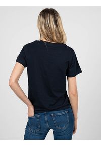 Pepe Jeans T-Shirt "Camila" | PL505292 | Camila | Kobieta | Granatowy. Okazja: na co dzień. Kolor: niebieski. Materiał: bawełna. Wzór: nadruk. Styl: casual