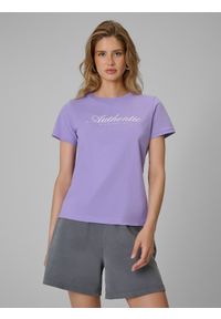 4f - 4F T-shirt regular z nadrukiem damski - fioletowy S. Okazja: na co dzień, na spacer, do pracy. Kolor: fioletowy. Materiał: materiał, bawełna. Wzór: nadruk. Styl: casual #1