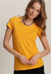 Renee - Żółty T-shirt Ariema. Kolor: żółty. Materiał: dzianina. Długość rękawa: krótki rękaw. Długość: krótkie. Wzór: gładki