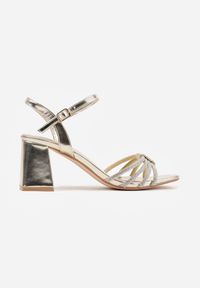 Renee - Złote Sandały Ozdobione Paskami z Cyrkoniami i Kwadratowym Obcasie Zitalia. Okazja: na co dzień. Zapięcie: pasek. Kolor: złoty. Materiał: jeans. Wzór: aplikacja. Obcas: na obcasie. Styl: casual. Wysokość obcasa: średni #9