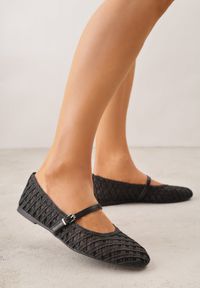 Born2be - Czarne Balerinki Ozdobione Ażurowym Motywem i Paskiem Nonaniassi. Okazja: na co dzień. Zapięcie: pasek. Kolor: czarny. Materiał: jeans. Wzór: ażurowy, aplikacja. Styl: casual, elegancki #6