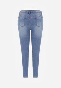 Born2be - Niebieskie Dopasowane Jeansy z Bawełną z Efektem Push-Up Eriflare. Okazja: na spacer, na co dzień. Kolor: niebieski. Styl: casual, klasyczny #7