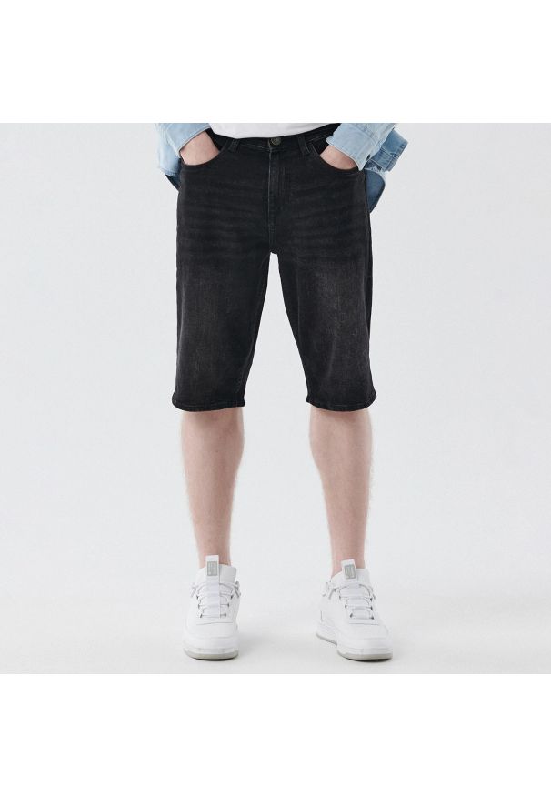 Cropp - Czarne jeansowe szorty - Czarny. Kolor: czarny. Materiał: jeans