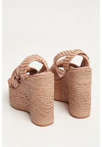 Casadei - Koturny skórzane CASADEI. Materiał: skóra. Obcas: na koturnie #5